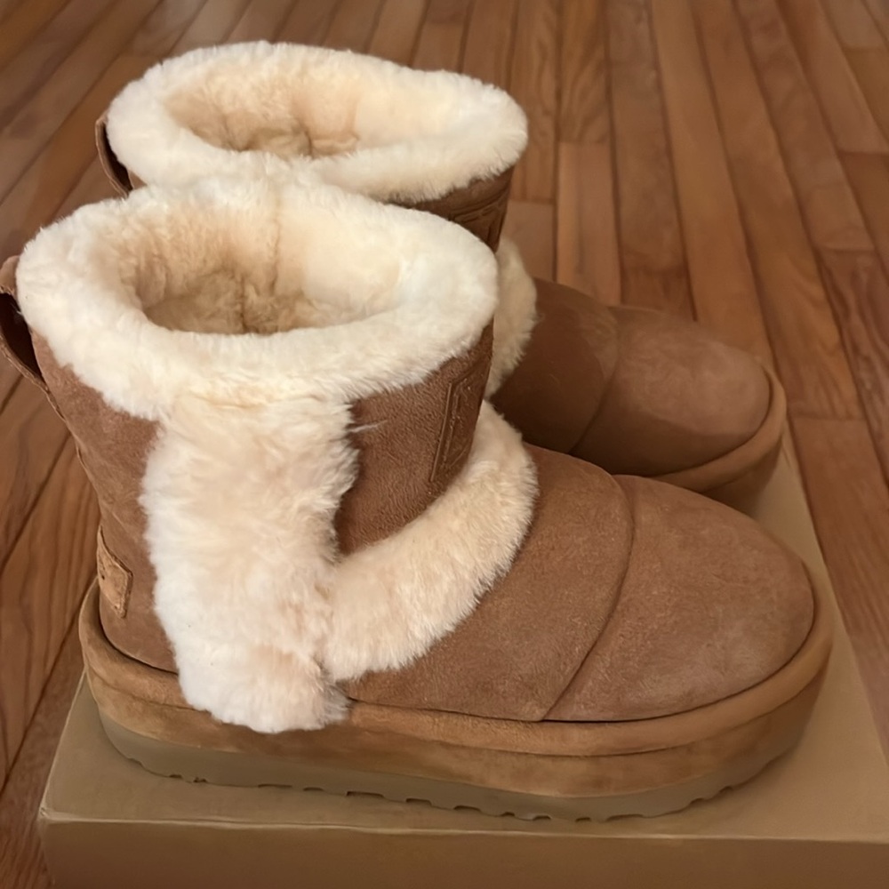 UGG® Classic Chillapeak Genuine Shearling
Trimmed Boot - Picture 2 of 16